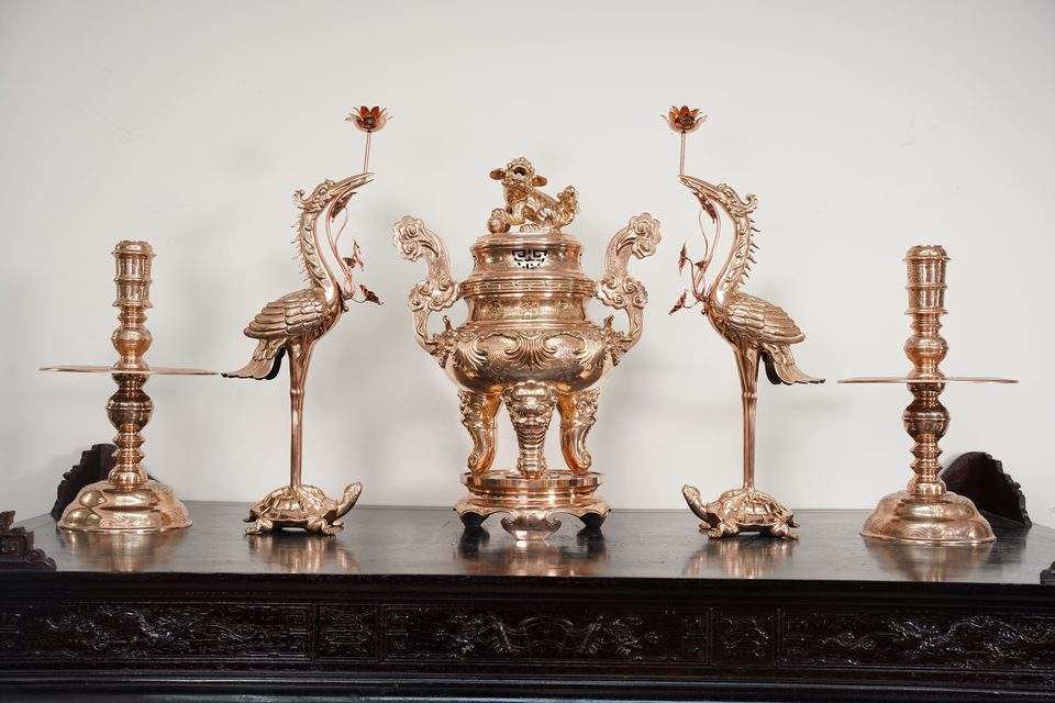 Hoa Soi pattern altar set in antique patina